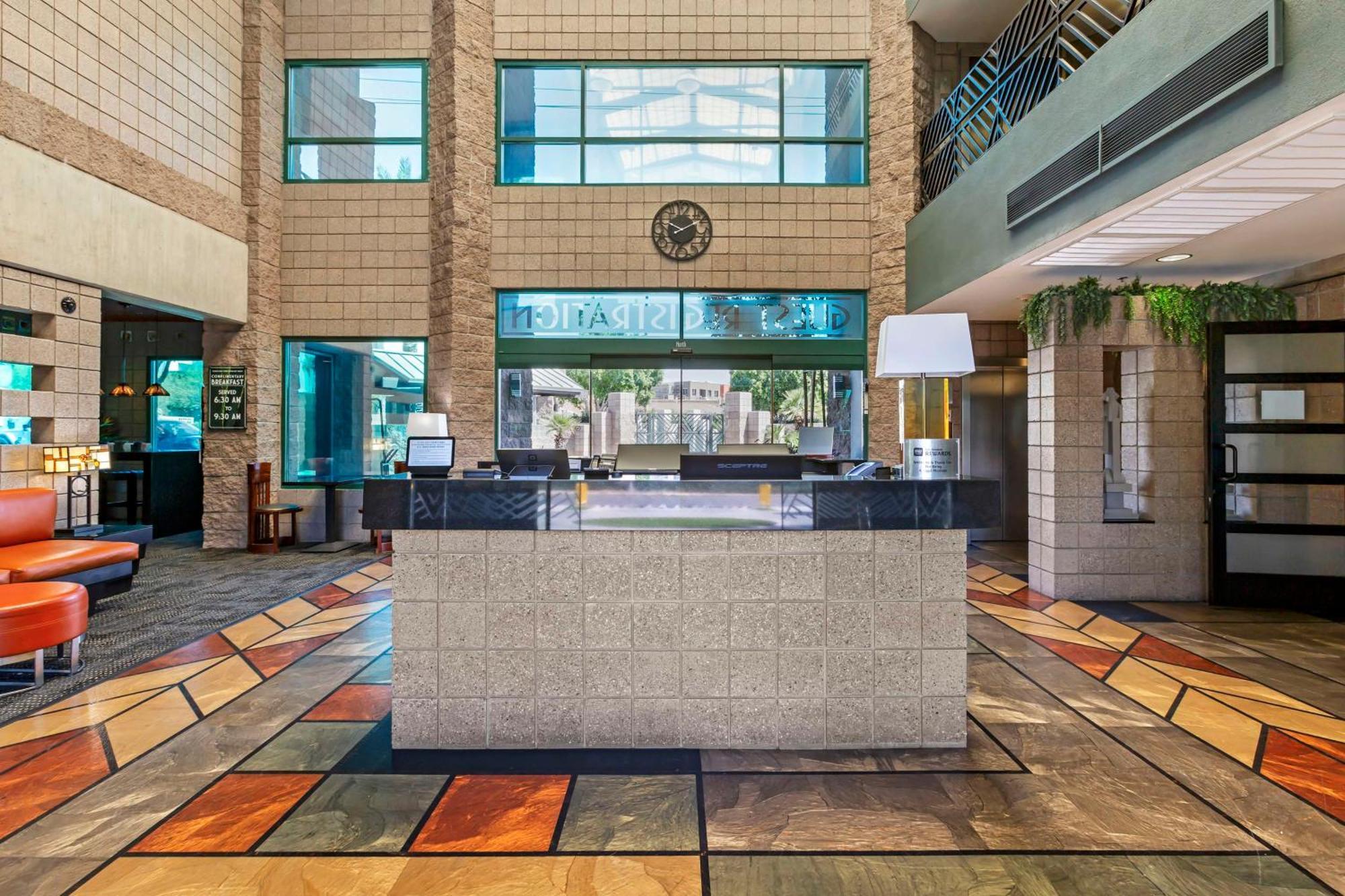 Best Western Plus Sundial Scottsdale Bagian luar foto