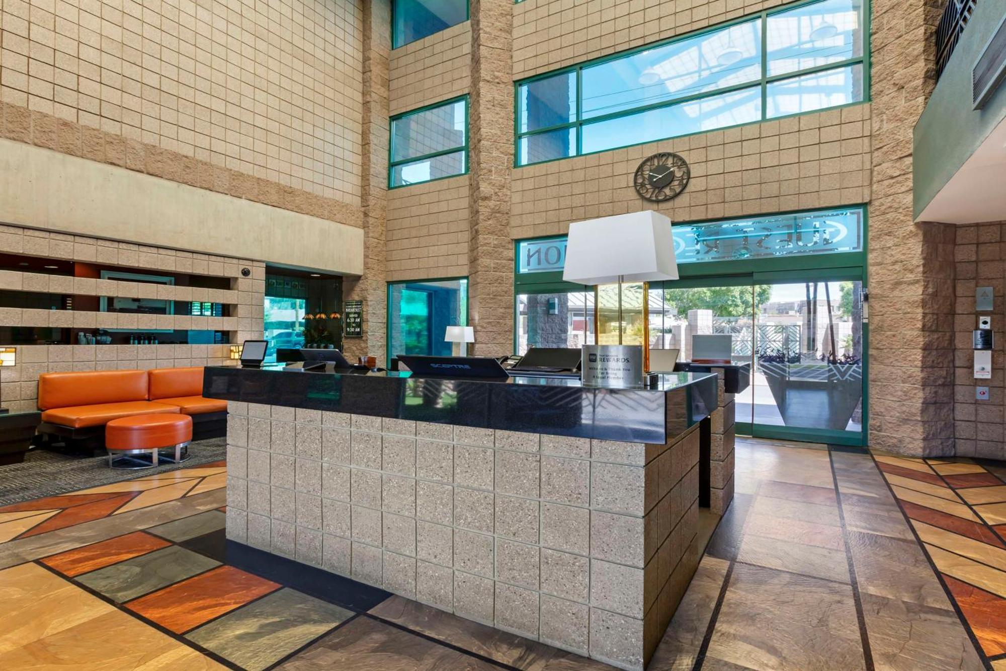 Best Western Plus Sundial Scottsdale Bagian luar foto